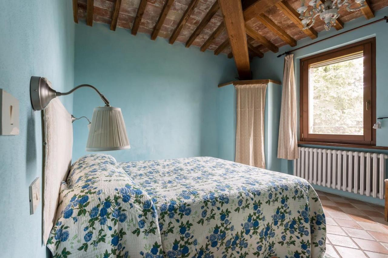פרוג'ה Agriturismo Il Poggio Degli Scoiattoli מראה חיצוני תמונה