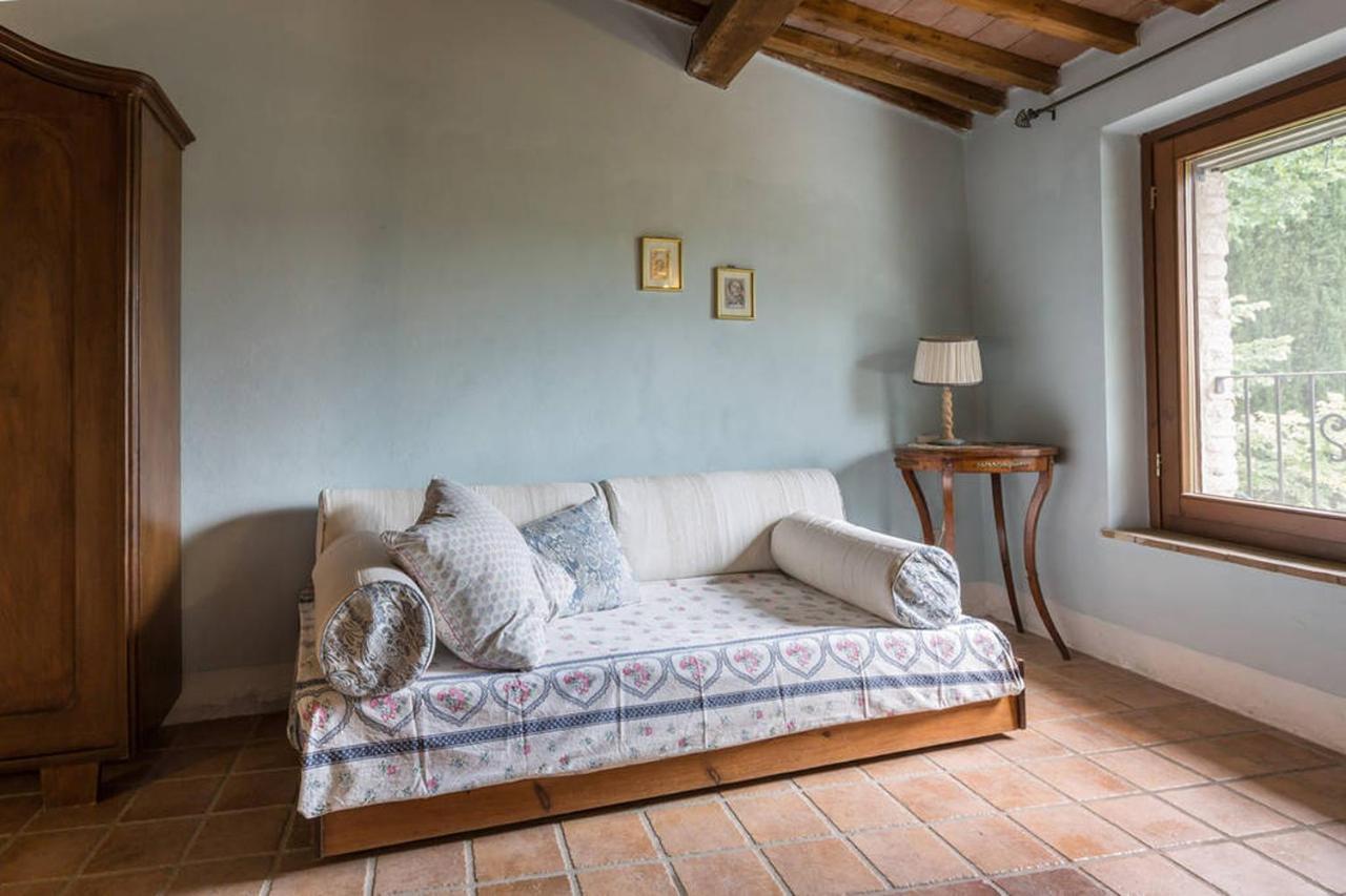 פרוג'ה Agriturismo Il Poggio Degli Scoiattoli מראה חיצוני תמונה