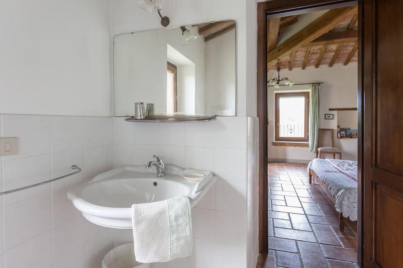 פרוג'ה Agriturismo Il Poggio Degli Scoiattoli מראה חיצוני תמונה