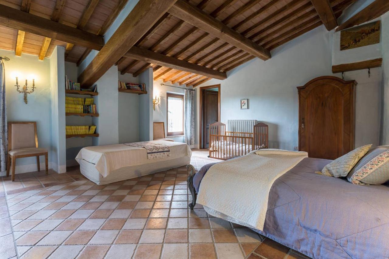 פרוג'ה Agriturismo Il Poggio Degli Scoiattoli מראה חיצוני תמונה