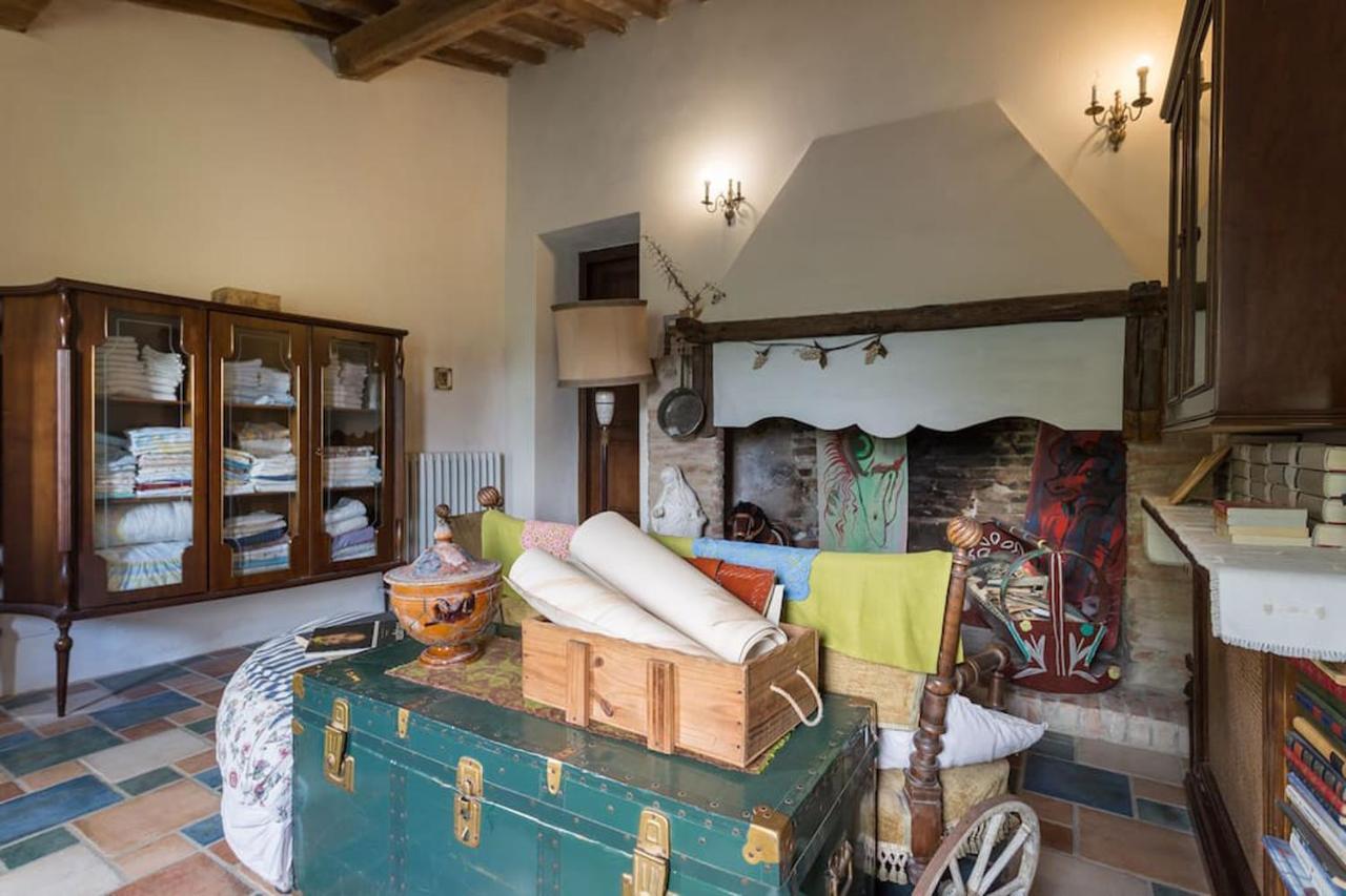 פרוג'ה Agriturismo Il Poggio Degli Scoiattoli מראה חיצוני תמונה